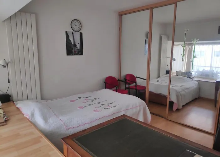 Seine Front / Lib. F.mitterrand Apartament Paryż