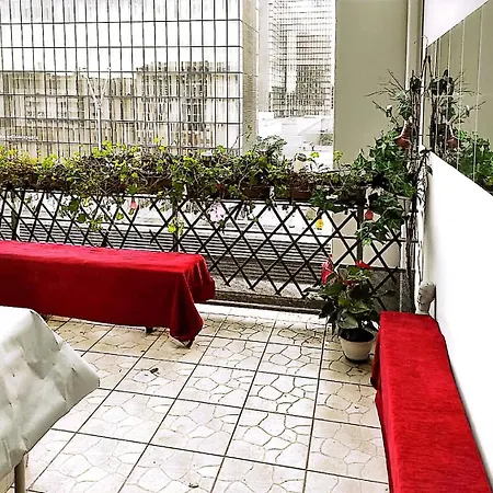 Seine Front / Lib. F.mitterrand Апартаменты Париж